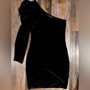 Black velvet mini dress (asymmetrical – one shoulder)